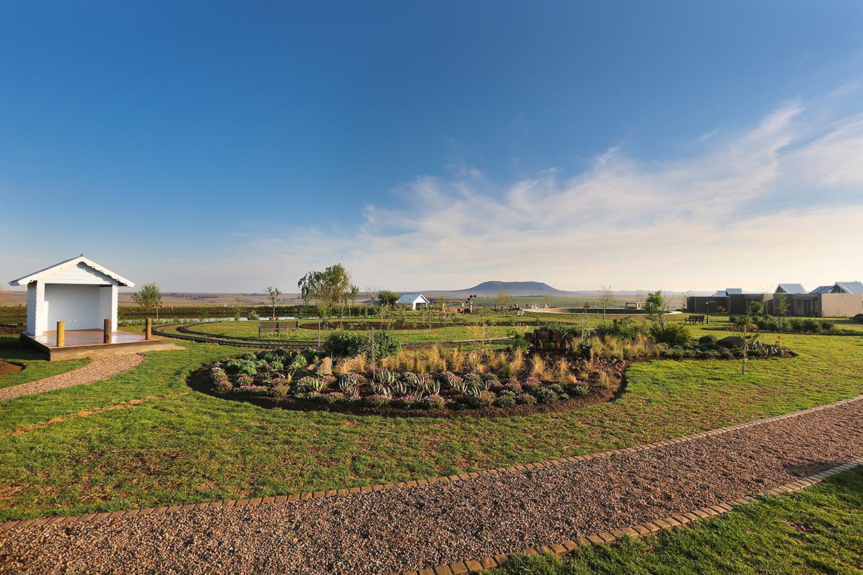 Thanda Tau Roadside Exterior photo
